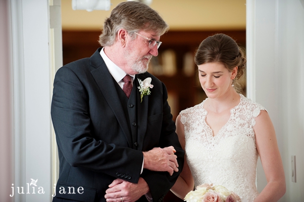 Candid Wedding Photography by Connecticut Wedding Photographer Julia Jane Studios